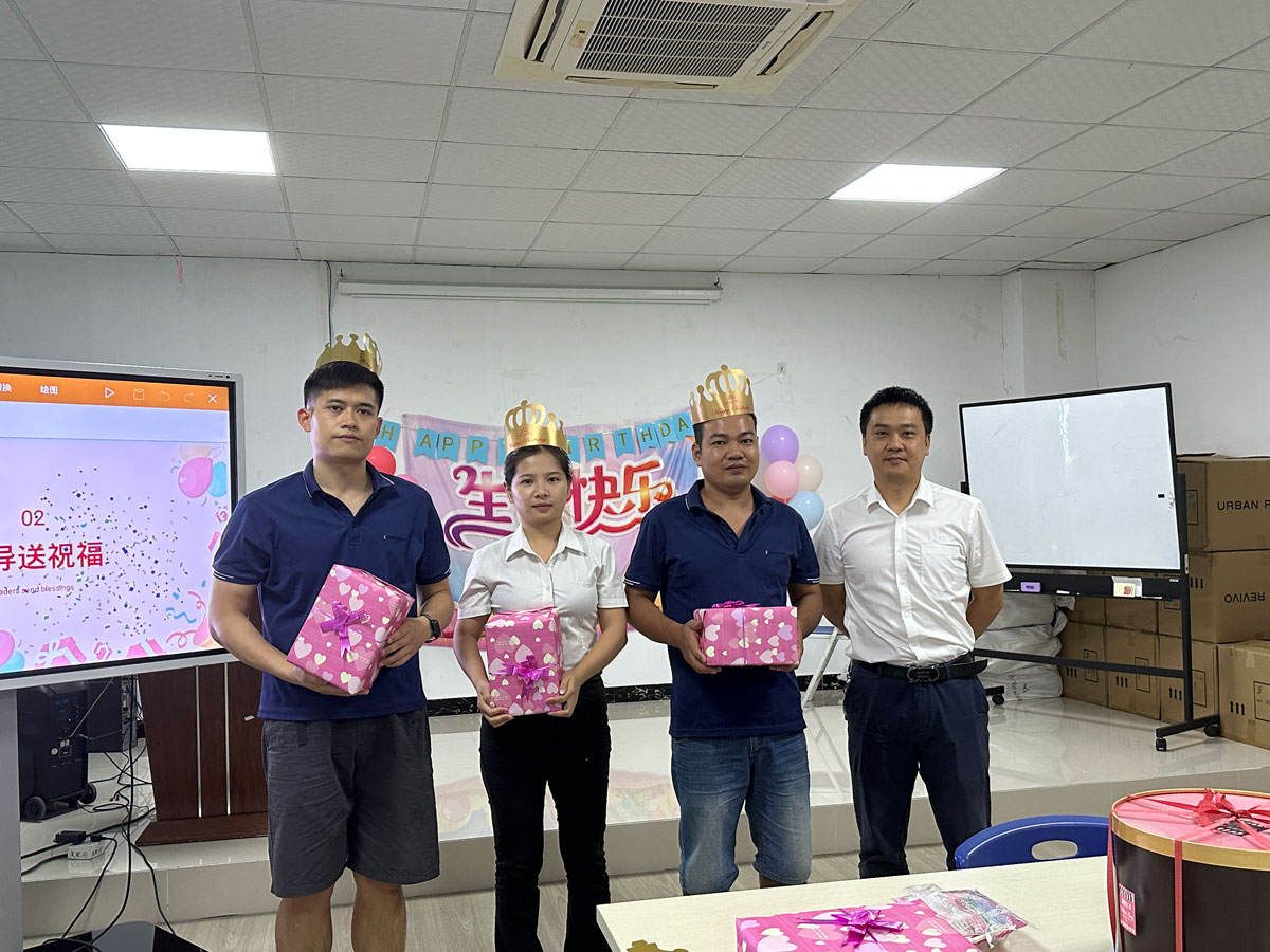 广东B体育仪器6月份员工生日会